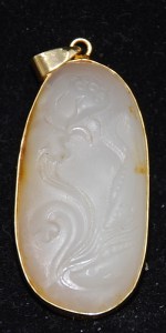 Antiker Anhänger Weisse Jade mit Lotos
